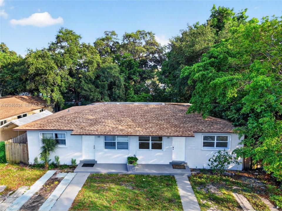 1350 NE 149th St 2, Miami, Florida 33161