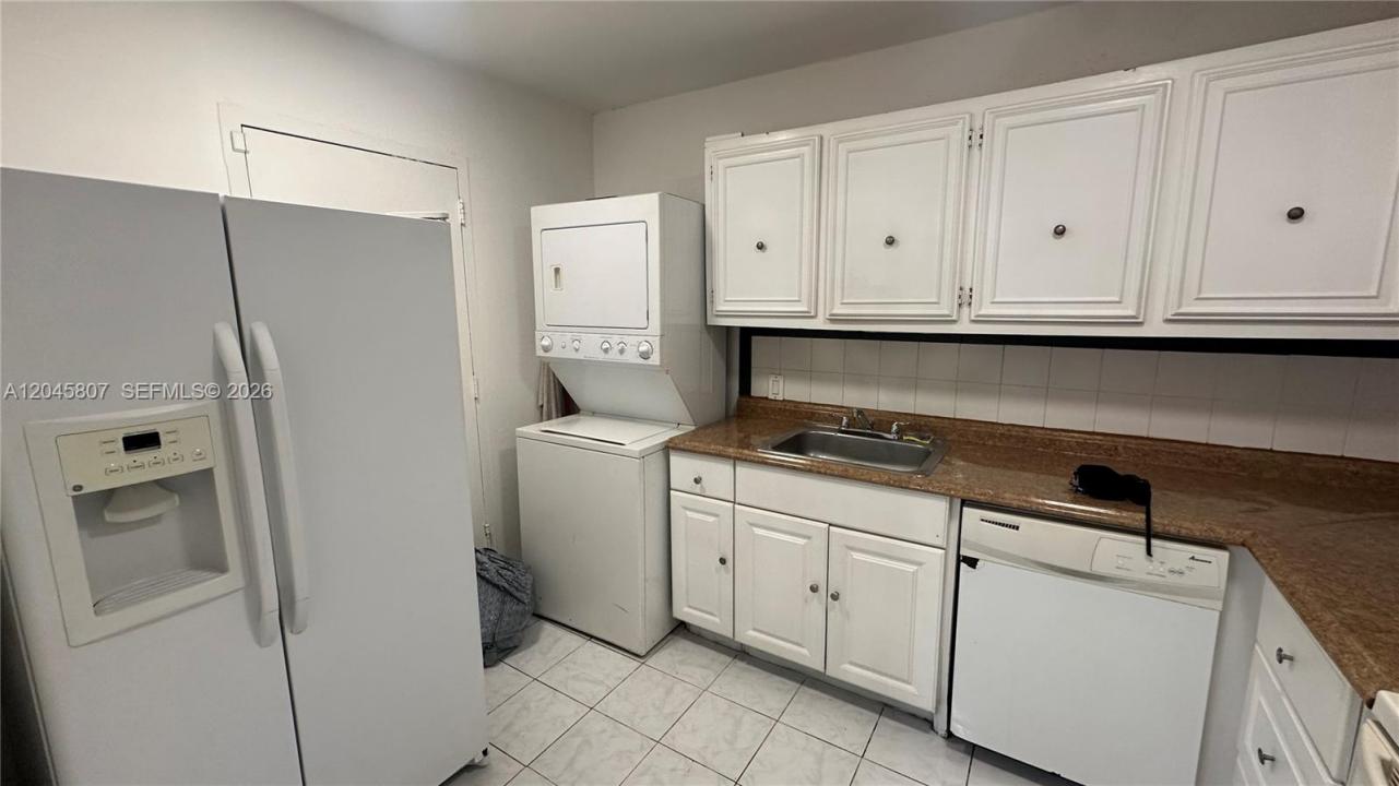 4848 NW 24th Ct 416, Lauderdale Lakes, Florida 33313, Stati Uniti