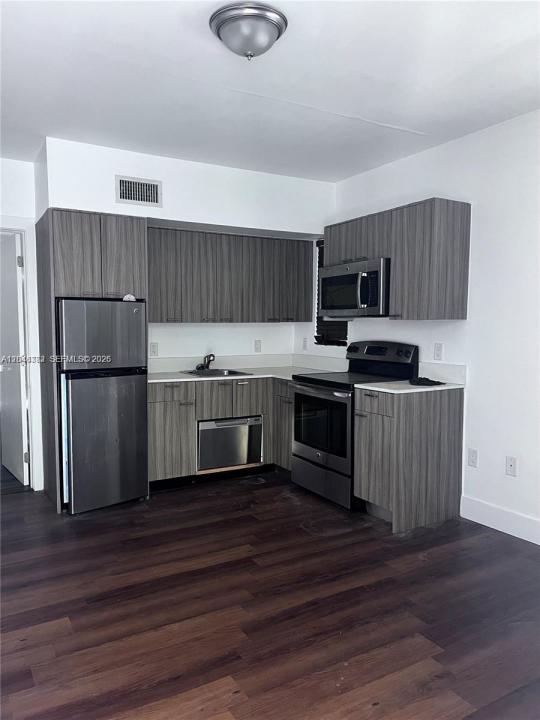 557 Michigan Ave 115, Miami Beach, Floryda 33139, USA
