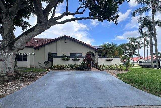 6633 NW 178th Ter, Hialeah, Florida 33015, Stati Uniti