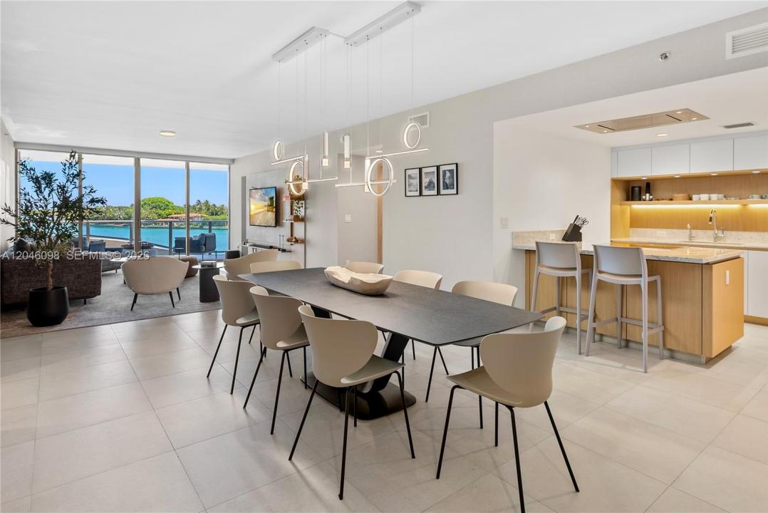 1135 103rd St 405, Bay Harbor Islands, Florida 33154, USA