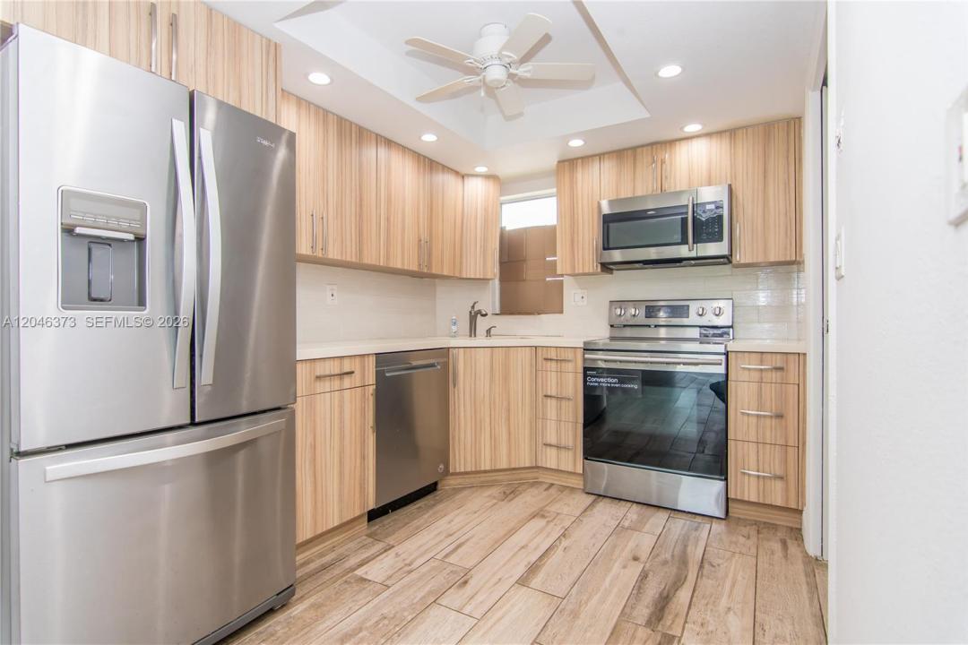 8900 Washington Blvd 117, Pembroke Pines, Florida 33025, Stati Uniti