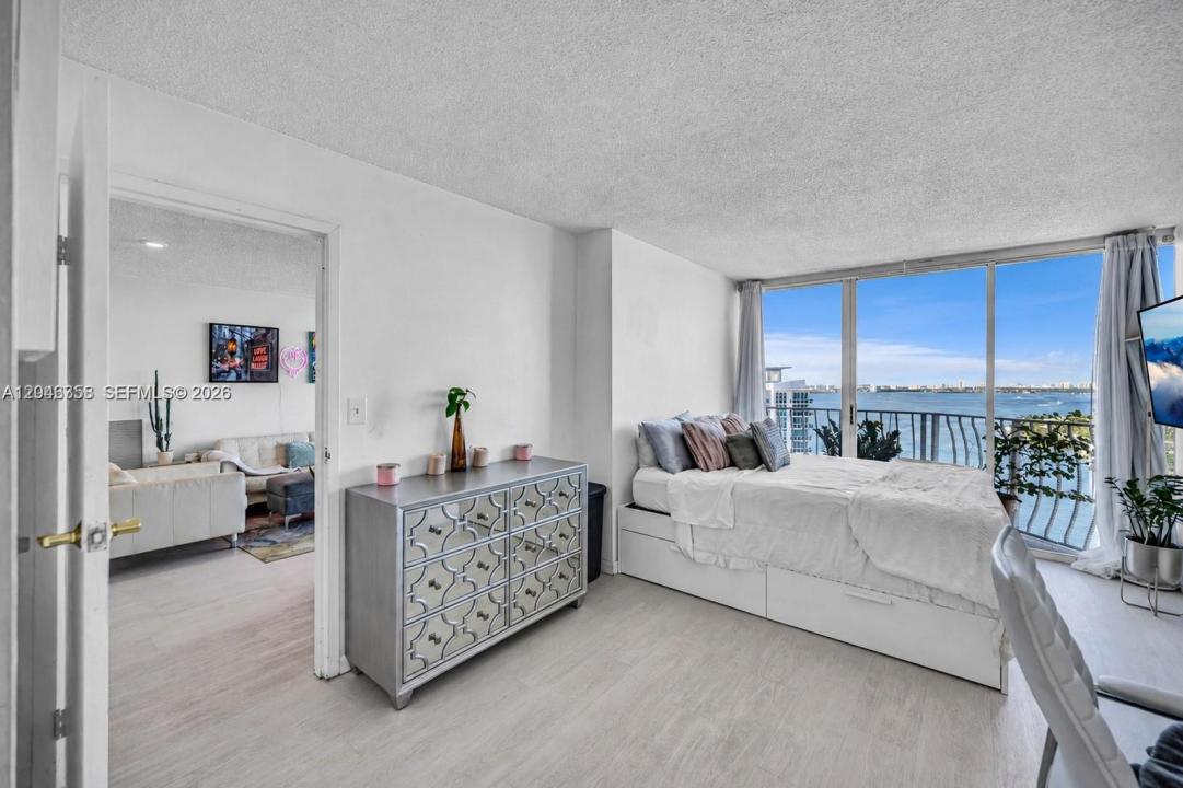 7601 E Treasure Dr 2412, North Bay Village, Floride 33141, États-Unis
