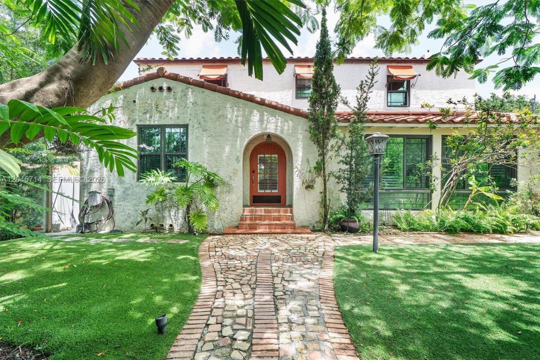 8276 E Dixie Hwy, Miami, Florida 33138, Stati Uniti
