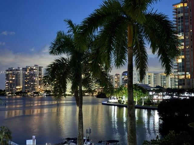 3530 Mystic Pointe Dr 405, Aventura, Florida 33180, Stati Uniti
