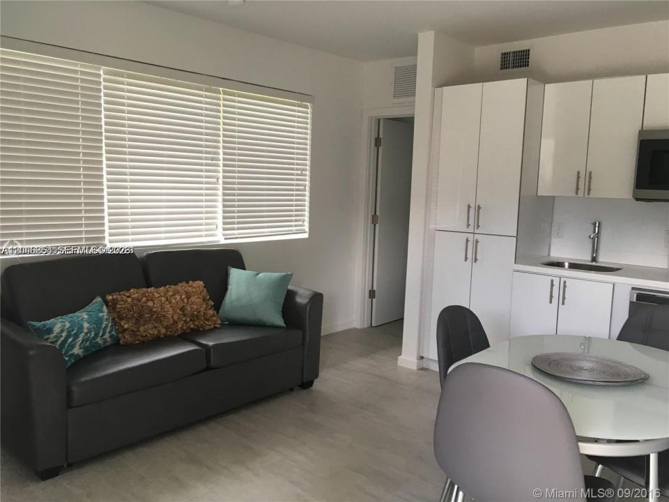 1601 Meridian Ave 110, Miami Beach, Florida 33139, USA