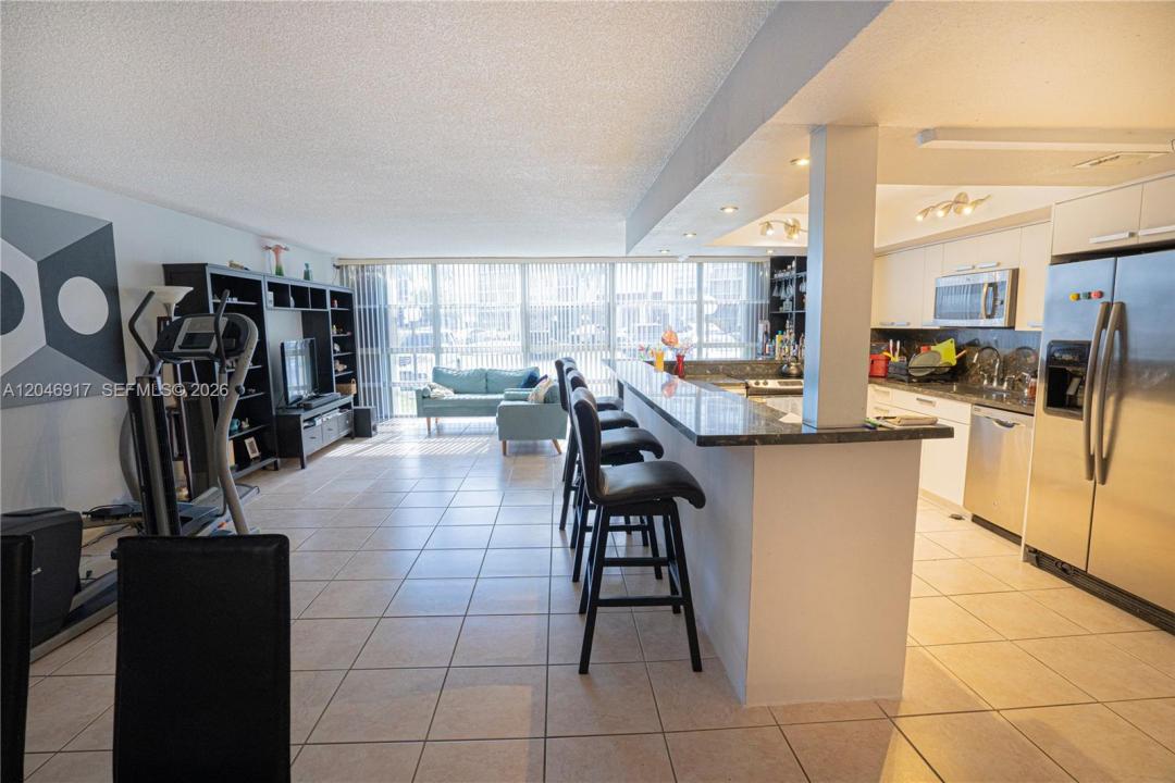 601 Three Islands Blvd 117, Hallandale Beach, Floride 33009, États-Unis