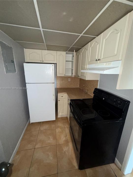 6960 Miami Gardens Dr 2-431A, Hialeah, Floride 33015, États-Unis