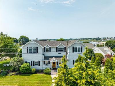 33 Withington Road, Narragansett, Rhode Island 02882, USA