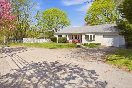 278 Green End Avenue, Middletown, Rhode Island 02842, USA