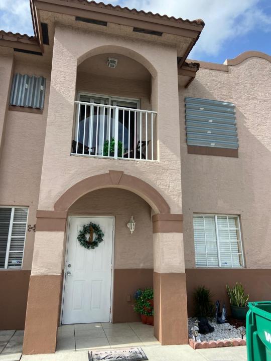 8752 NW 107th Terrace 8752, Hialeah Gardens, Floride 33018, États-Unis