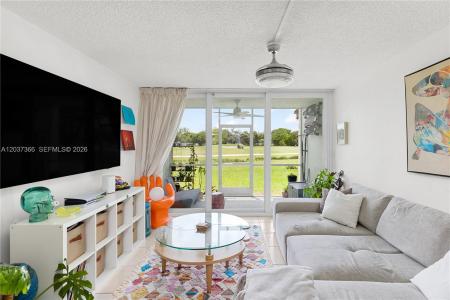 9495 Evergreen Pl 103, Davie, Florida 33324, USA