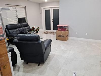 8814 NW 109th Ter, Hialeah Gardens, Florida 33018, USA