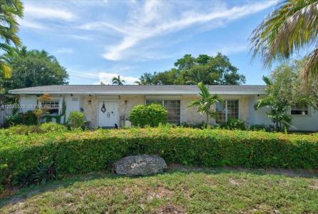 9841 SW 157th Ter, Miami, Florida 33157, USA