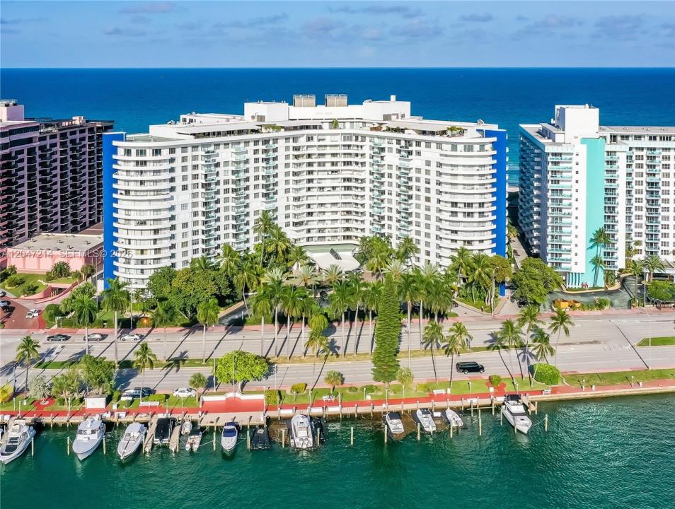 5151 Collins Ave 429, Miami Beach, Florida 33140, USA
