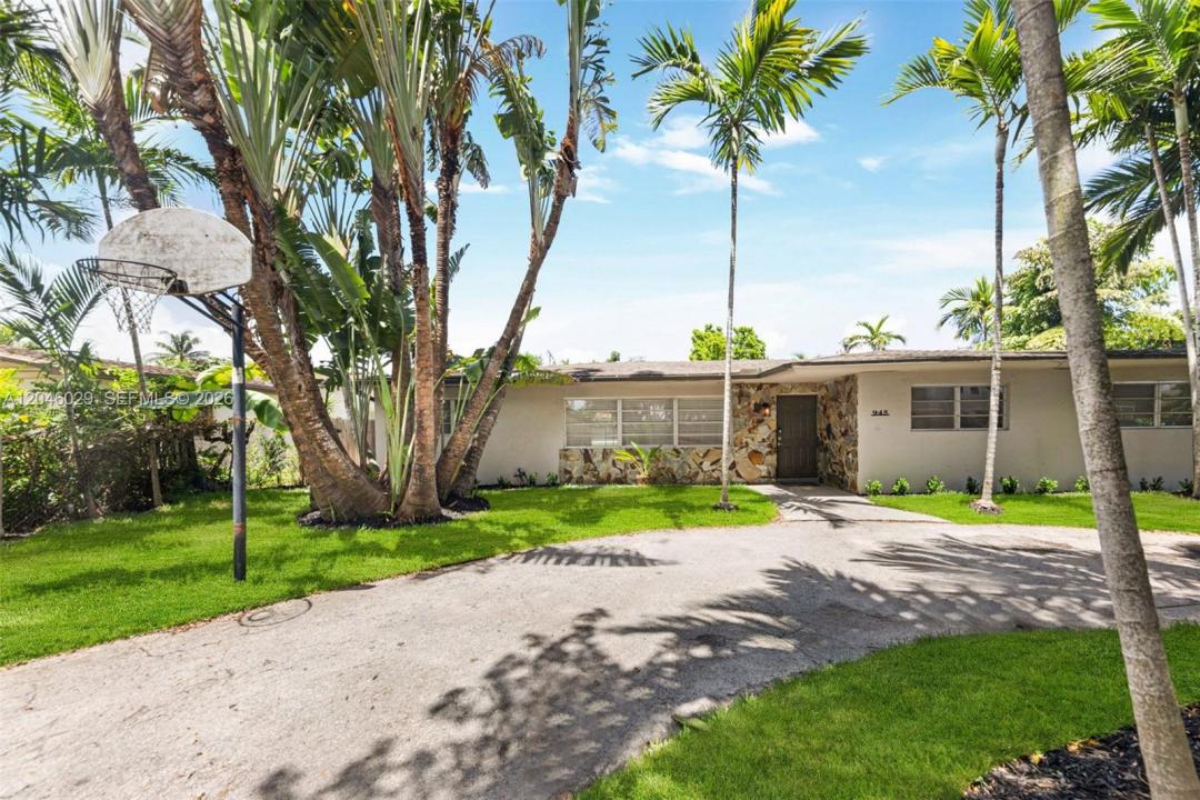 945 NE 176th St, Miami, Floride 33162, États-Unis