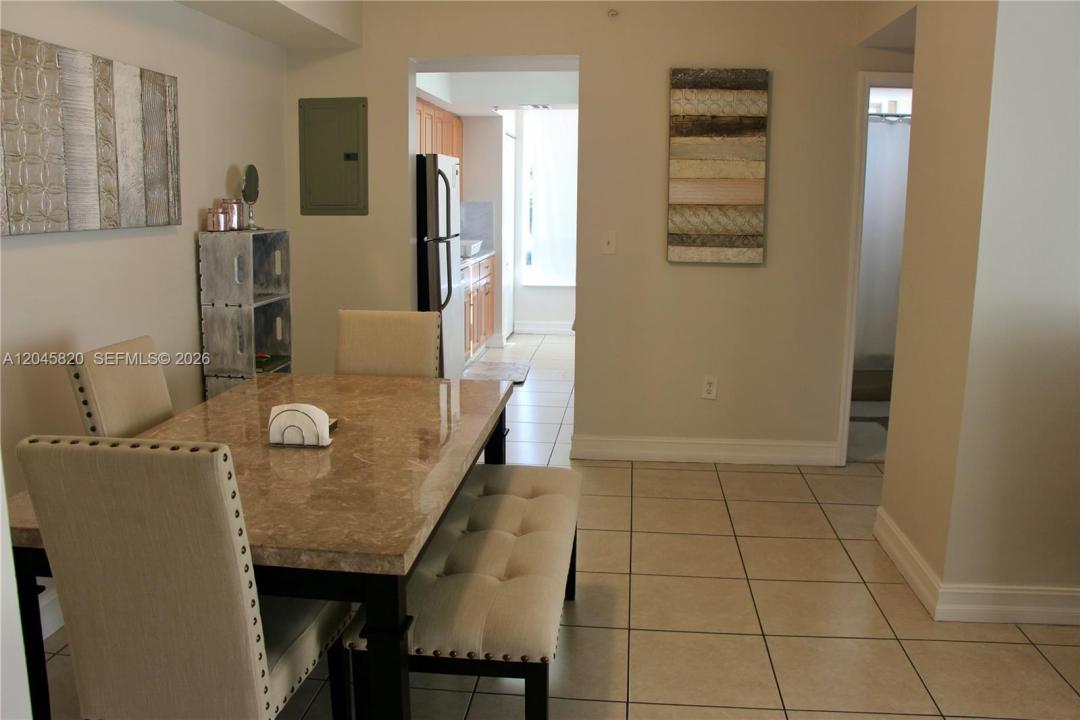 2501 Douglas Rd 304, Miami, Флорида 33133, Соединенные Штаты
