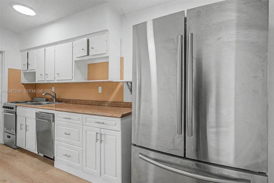60 NW 79th St 27, Miami, Florida 33150, Stati Uniti