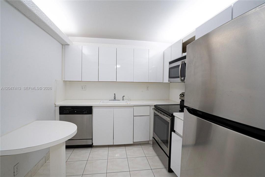 600 Three Islands Blvd 316, Hallandale Beach, Floryda 33009, USA