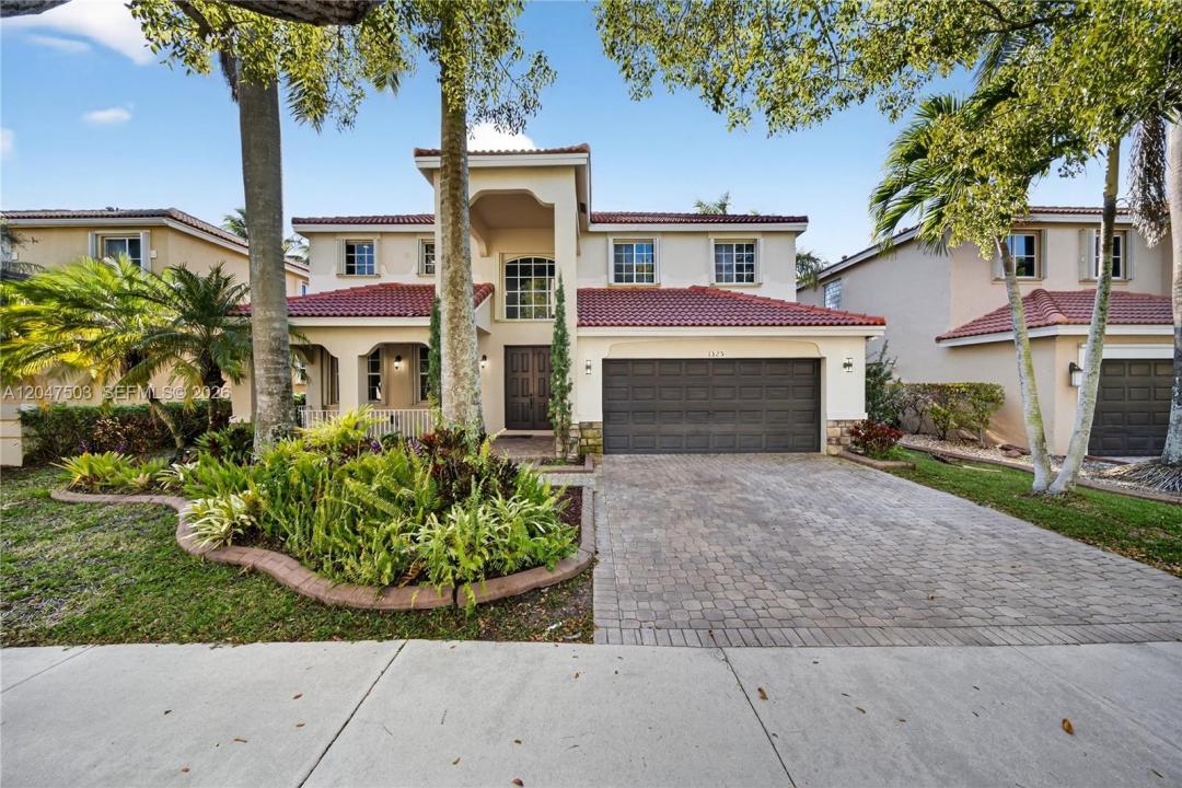1325 Chenille Cir, Weston, Florida 33327, USA
