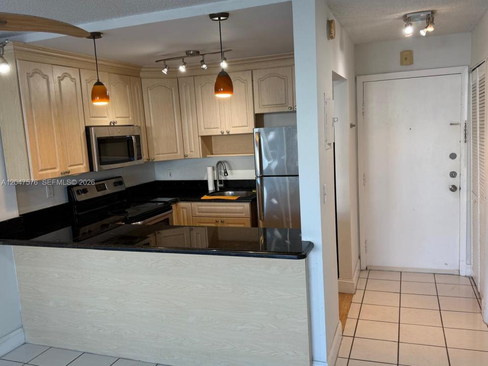 1990 Marseille Dr 303, Miami Beach, Floride 33141, États-Unis