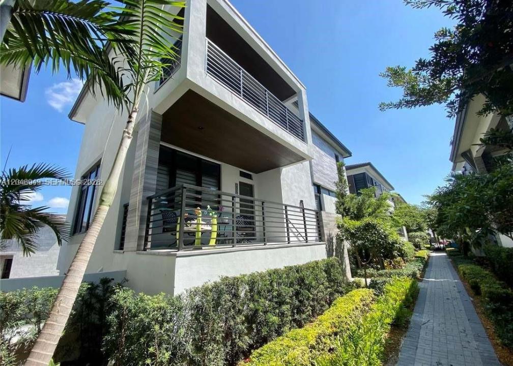 8256 NW 48th ter, Doral, Florida 33166, Stati Uniti