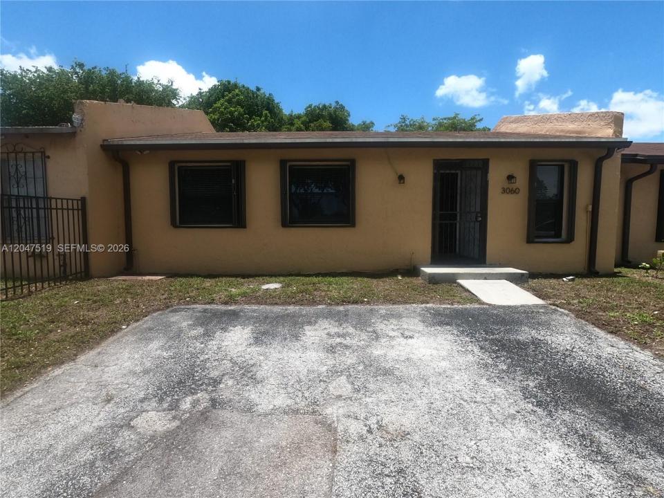 3060 NW 204th Ln, Miami Gardens, Floryda 33056, USA