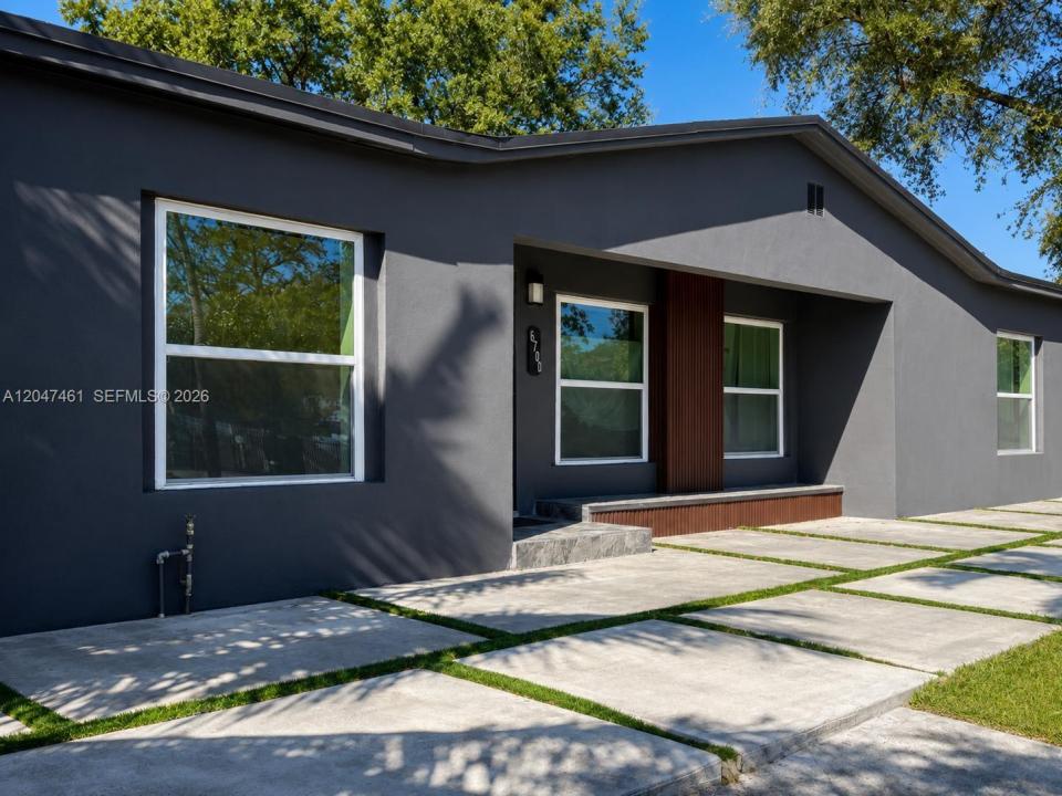 6700 NW 5th Ave, Miami, Florida 33150, USA