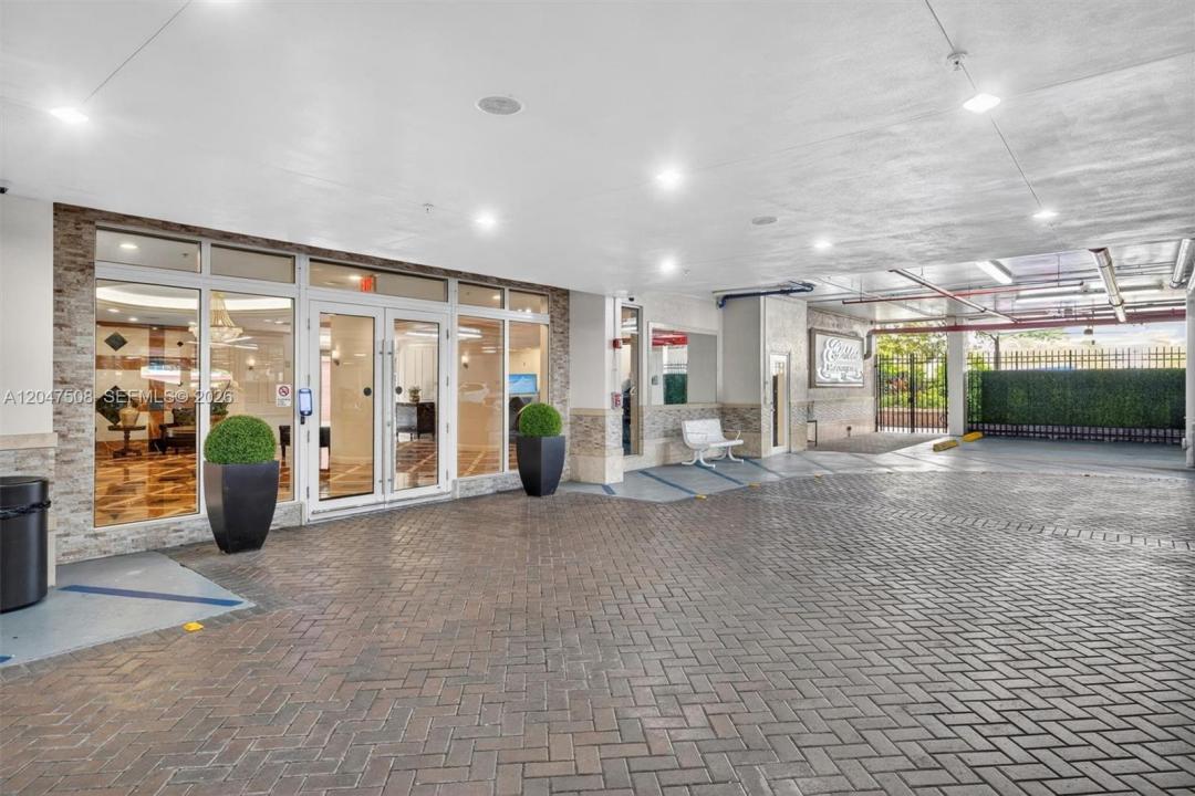 3232 SW 22nd St 903, Miami, Floride 33145, États-Unis