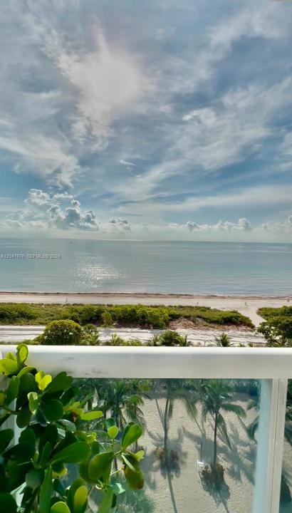 9201 Collins Ave 826, Surfside, Florida 33154, Stati Uniti