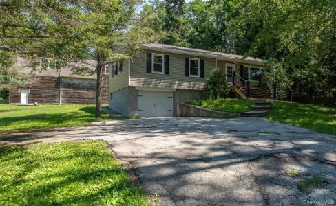 676-678 Oak Summit Road, Washington, New York 12545, USA