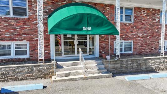 1845 Smith Street 5, North Providence, Rhode Island 02911, États-Unis