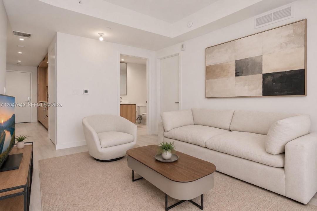 77 SE 5th St. 1905, Miami, Florida 33131, USA