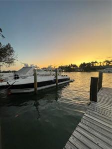 5005 Collins Ave #S-8, Miami Beach, Florida 33140, USA