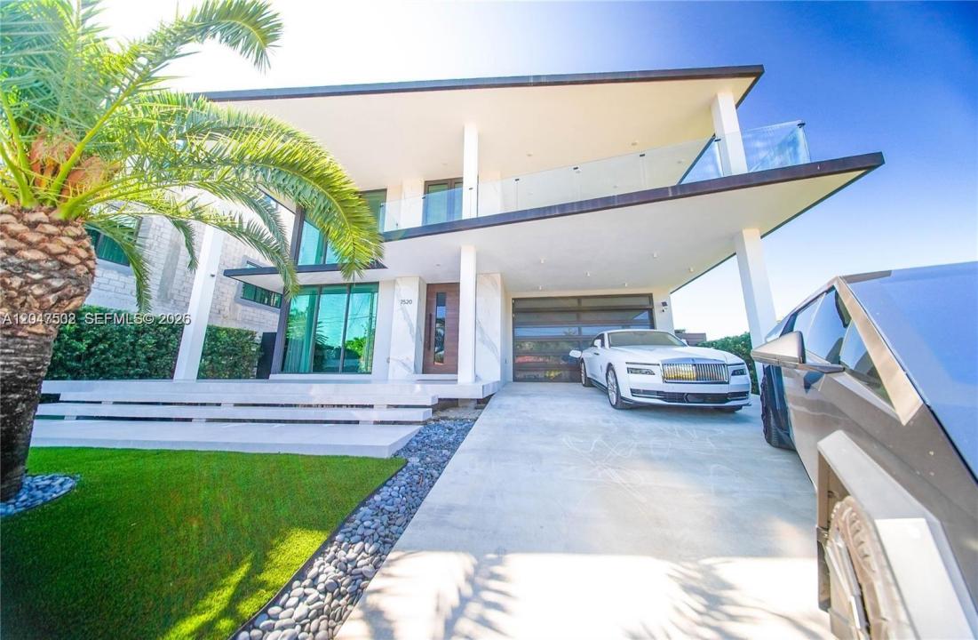 7520 W Treasure Dr, North Bay Village, Floride 33141, États-Unis