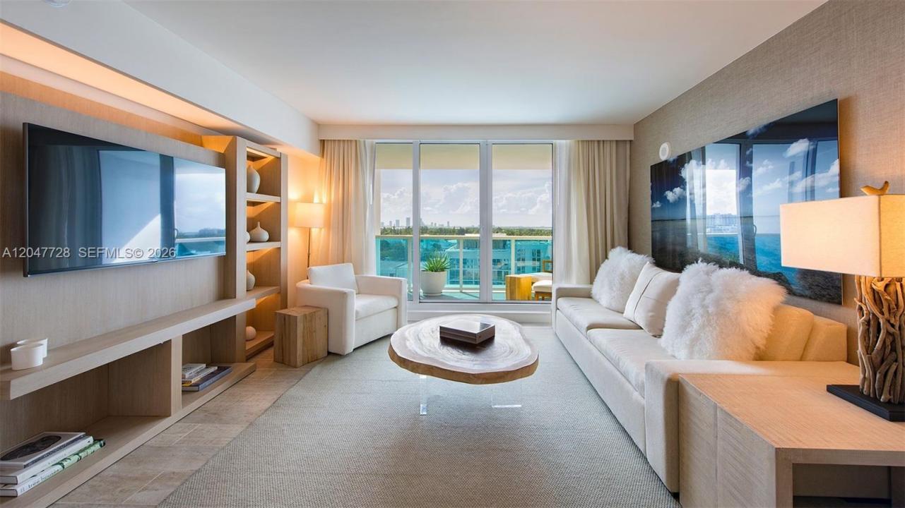 102 24th St 1245, Miami Beach, Florida 33139, USA