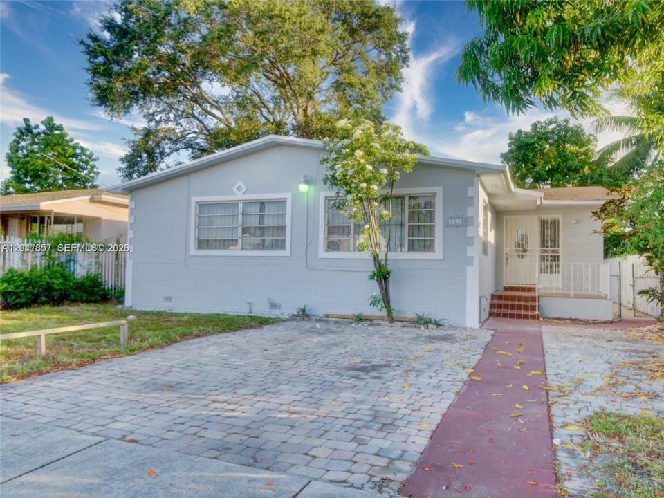 1141 NW 75th St, Miami, Flórida 33150, Estados Unidos