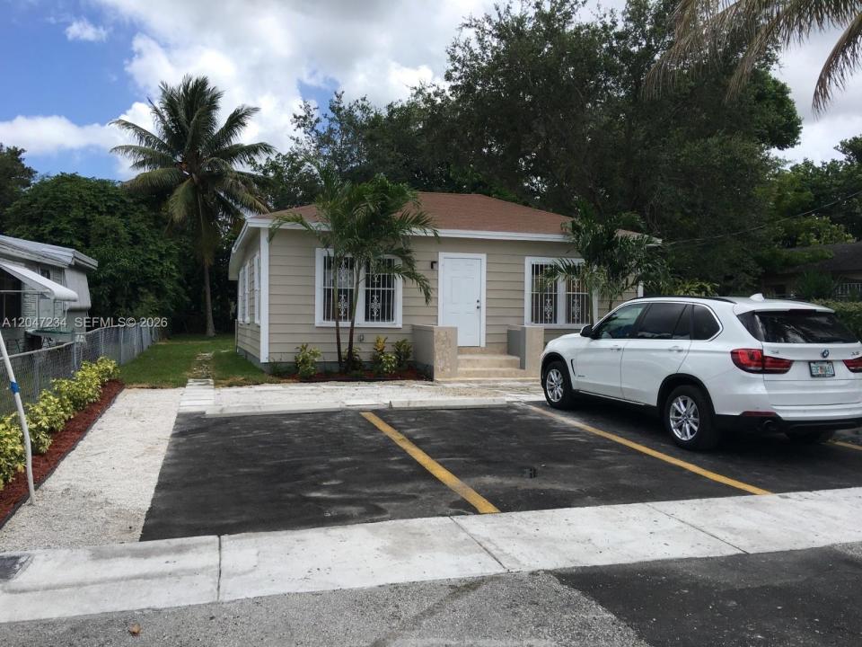 32 NE 169th St 2, North Miami Beach, Florida 33162, Stati Uniti
