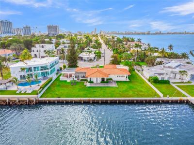 7500 W Treasure Dr, North Bay Village, Florida 33141, USA