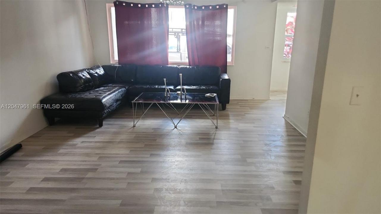 15115 NE 6th Ave 32, Miami, Florida 33162, Stati Uniti