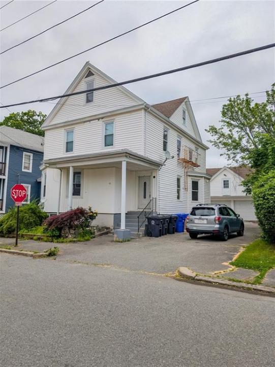 99 Walnut Street 1B, East Providence, Rhode Island 02914, HOA KỲ