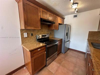 4990 NW 97th Pl 314, Doral, Florida 33178, USA