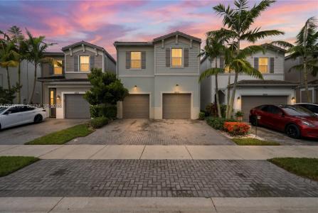 4812 NW 48th Ter, Tamarac, Florida 33319, USA