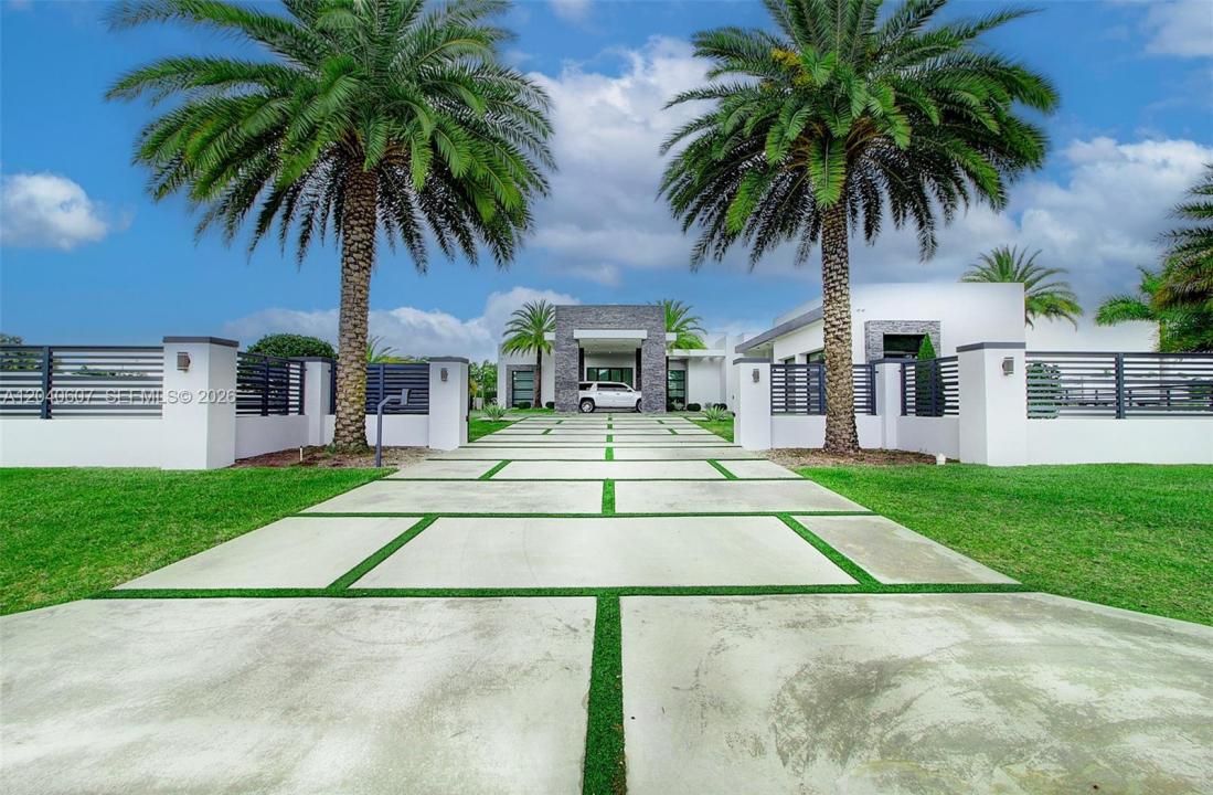 13052 NW 102nd Ave, Hialeah Gardens, Floride 33018, États-Unis