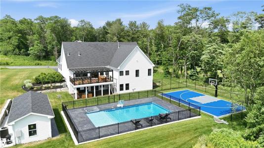 1264 Central Avenue, Johnston, Rhode Island 02919, USA