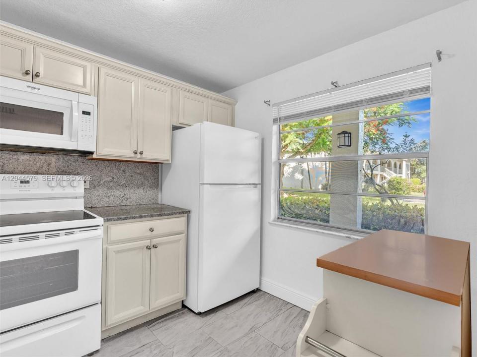 1212 SE Bahama Bnd G1, Coconut Creek, Floride 33066, États-Unis