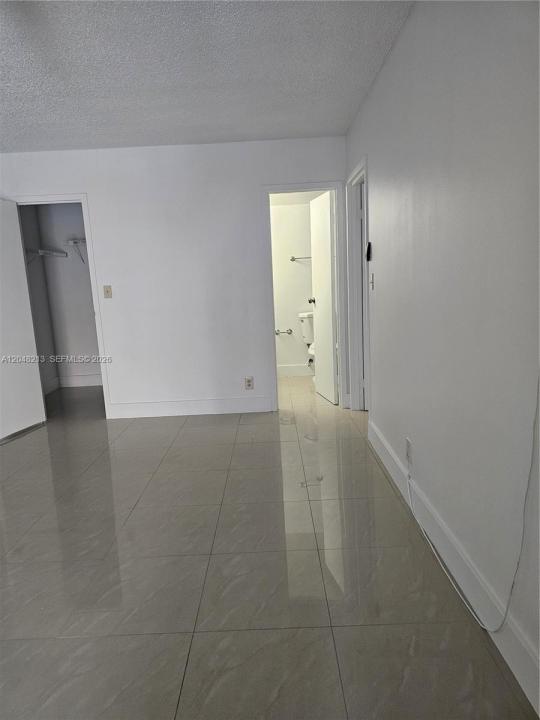 801 Three Islands Blvd 218, Hallandale Beach, Florida 33009, Stati Uniti