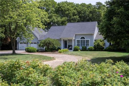 25 Dunn's Corners Road, Westerly, Rhode Island 02891, USA