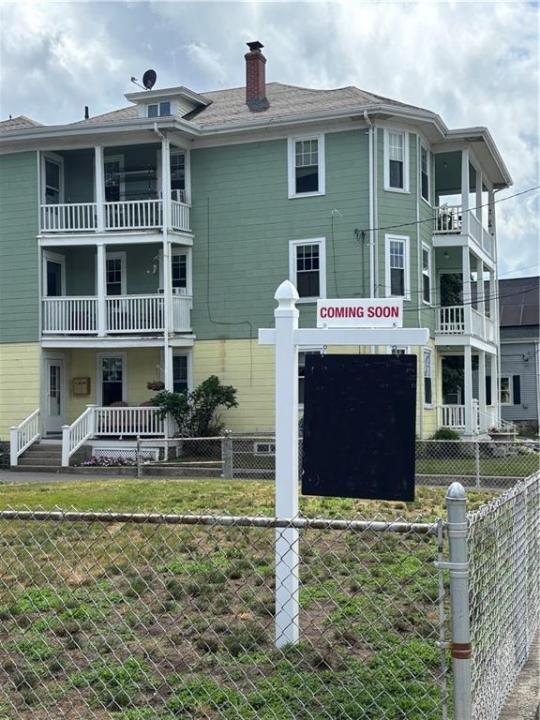 351 Robinson Street, Woonsocket, Rhode Island 02895, États-Unis