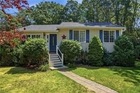 3 Cote Court, Coventry, Rhode Island 02816, USA